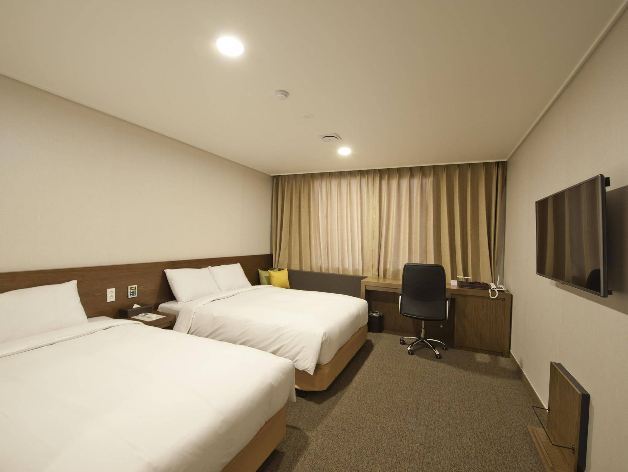 Jeonju Yeonghwa Hotel Екстериор снимка