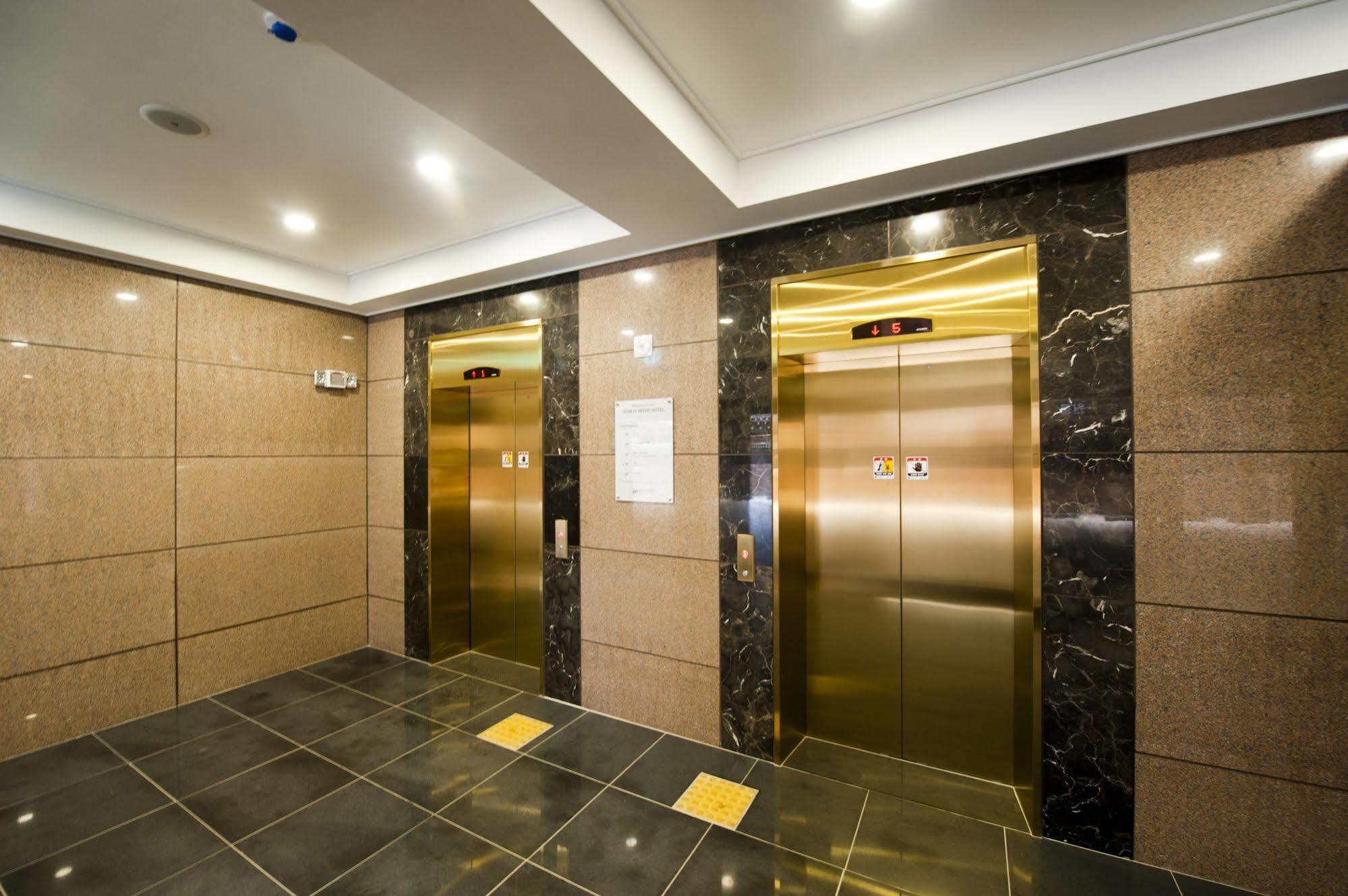 Jeonju Yeonghwa Hotel Екстериор снимка